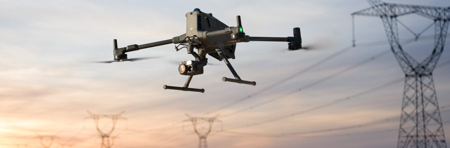 DJI Matrice 400 with Zenmuse H30T inspecting transmission lines